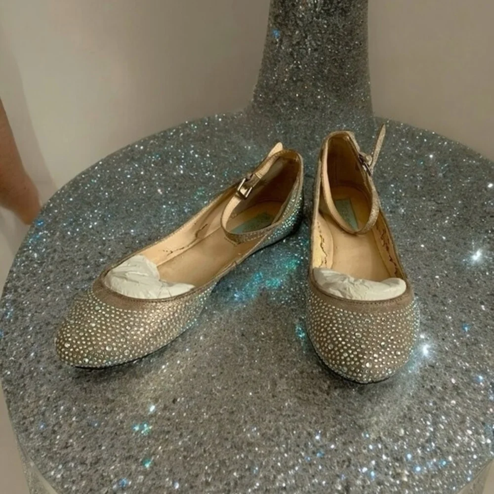 Betsey Johnson Joy Gold Rhinestone Ballet Flats Women’s Shoes Size 7B